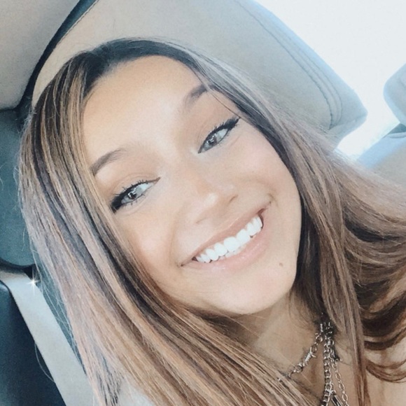 Meet your posher! - Picture 1 of 3